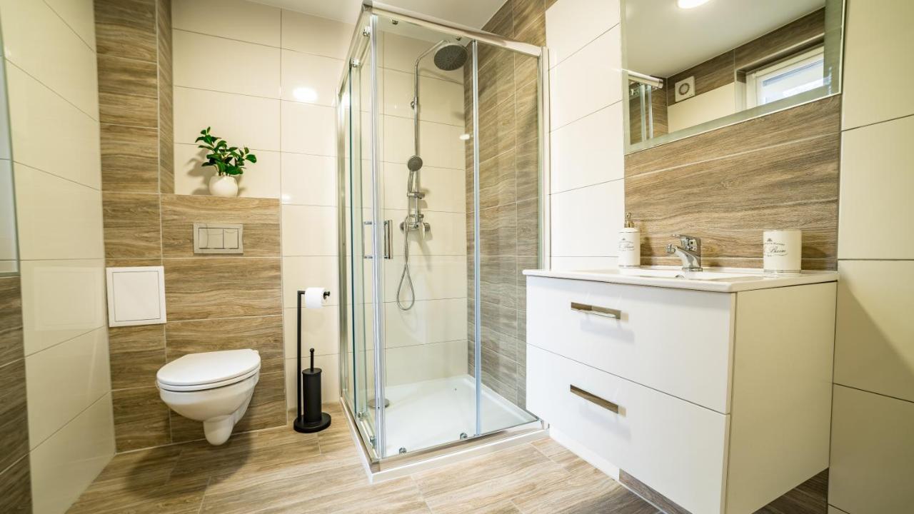 Apartamenty Silvana 코바리 외부 사진